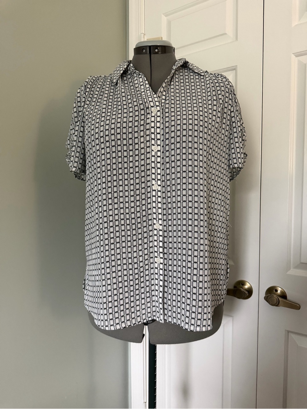 Adrianna Papell Black & White Geometric Button-Up Women's Top M